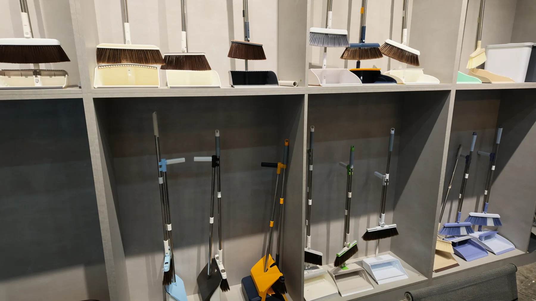 Product range display